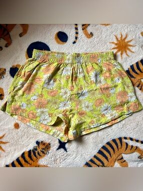 RVCA Retro Floral Elastic Waist Womenβs Shorts S